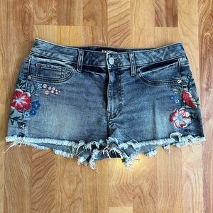 EUC Express Women's Distressed Denim Shorts with Floral Embroidery sz 6